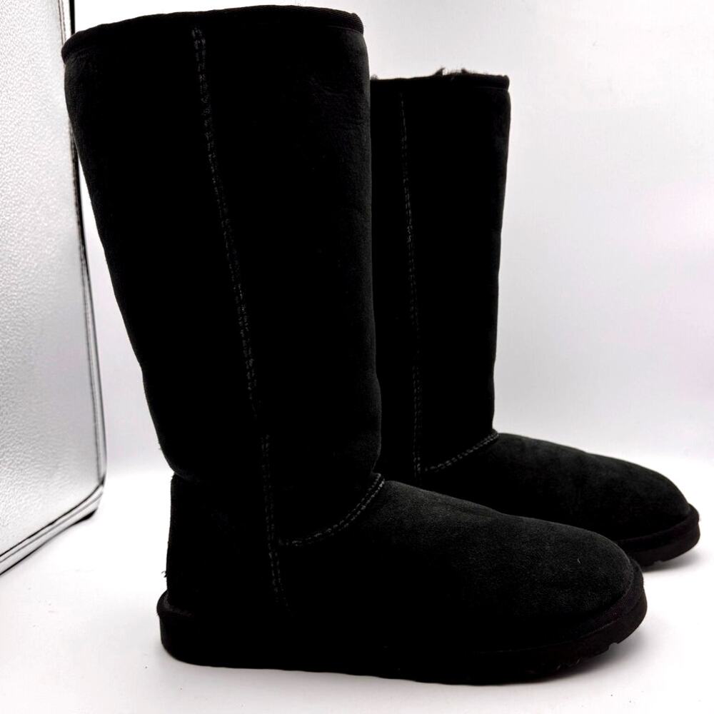 Ugg Classic Tall Womens 8 Black Suede Shearling Sheepskin Y2K Style Cozy Winter
